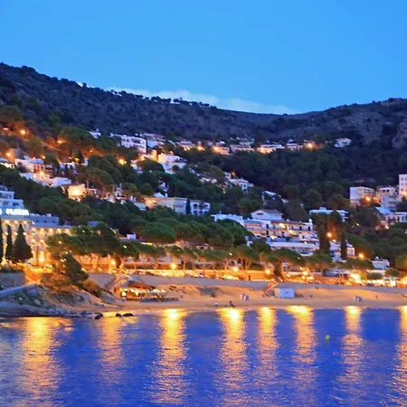 Hotel Canyelles Platja 4*