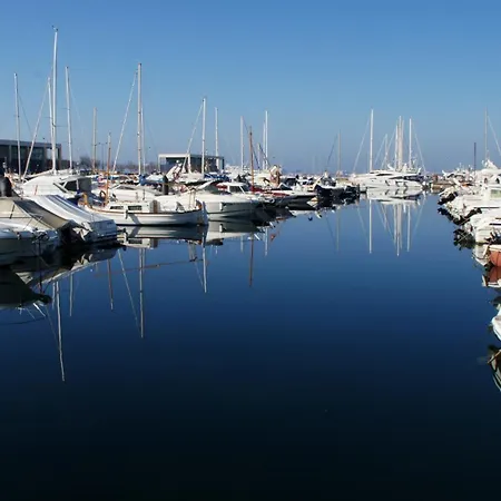 Hotel Canyelles Platja 4*