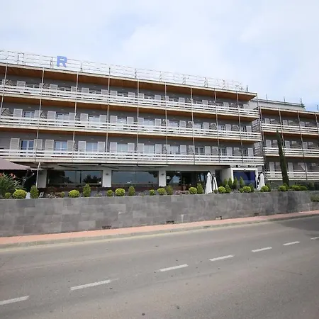 호텔 Canyelles Platja 4*