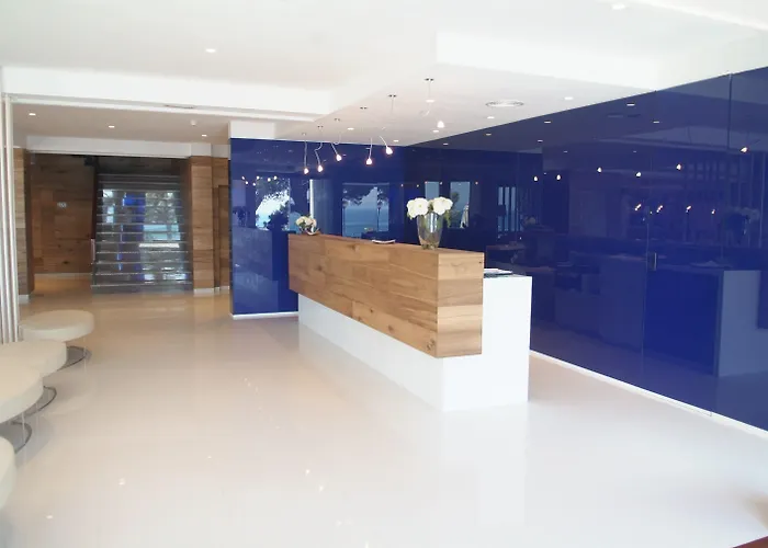 Hotel Canyelles Platja 4*